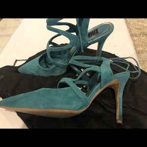 White House Black Market Marlow Heels {teal )